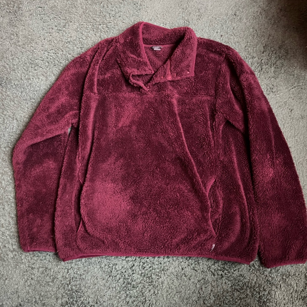Eddie Bauer Women’s Plush Burgundy Size Large Pullover